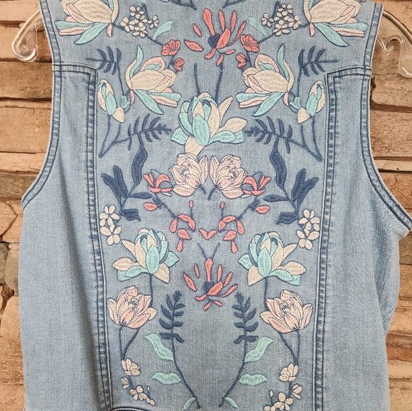 Embroidered Jean Vest - Picture 5 of 8